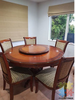 Round 6 seater dining table with rotating tray