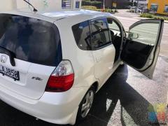 white honda fit 2010！low kms！！