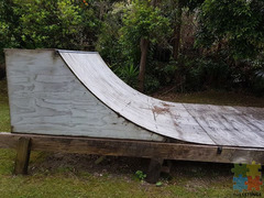 Skate ramp quater-not a half pipe