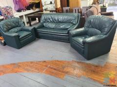 "B QUICK SHOP" (IN TAKAPUNA)SELLING COMFY REAL LEATHER LOUNGE SUITE (CAN DELIVER $30)