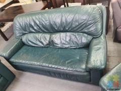 "B QUICK SHOP" (IN TAKAPUNA)SELLING COMFY REAL LEATHER LOUNGE SUITE (CAN DELIVER $30)