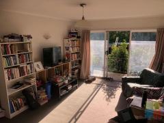 Great morning sun room in friendly Newmarket/Remuera flat