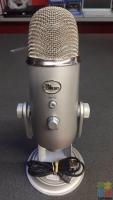 Microphone Blue Yeti **Genoa pay available **