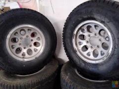 set of mu 15's with tyres on them