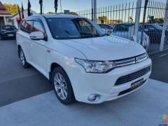 2013 Mitsubishi Outlander G Safety Package 4WD PHEV