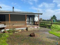 4 Bedroom farm House - 30 Mins from Auckland - Short/Long Term Stay
