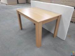 Brand new dining table (150*80cm)