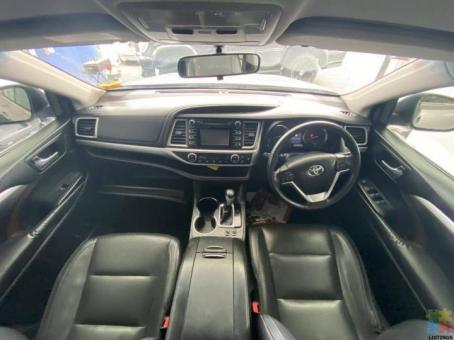 2015 Toyota highlander gxl awd -finance available