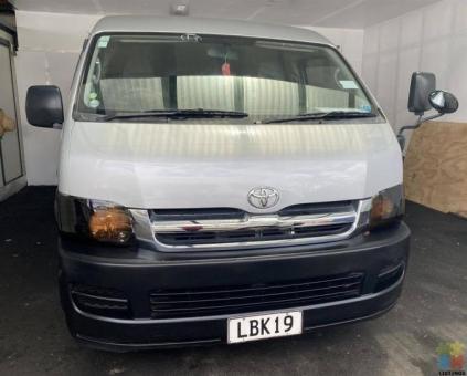 2007 Toyota hiace 10 seater - 2.7petrol - finance available