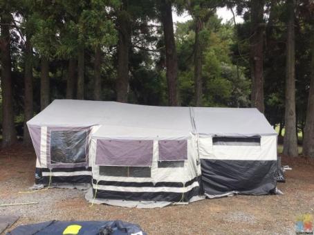 2013 Suncamp – 6 berth trailer tent