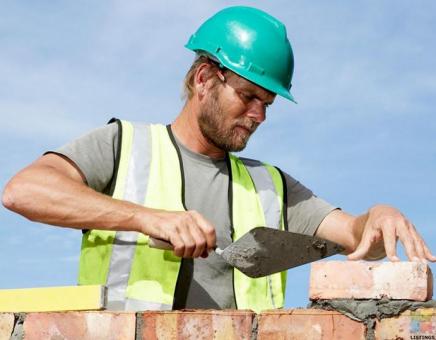 Qualified Builder or 3rd/4th year apprentice