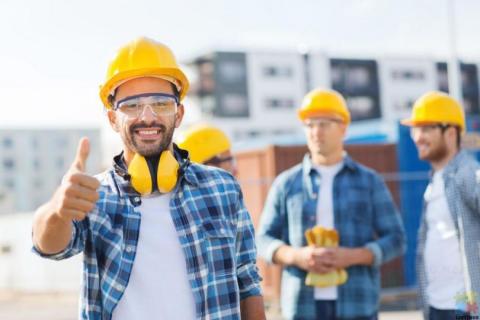 Qualified Builder or third year apprentice