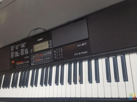 Casio CT-X700 Keyboard