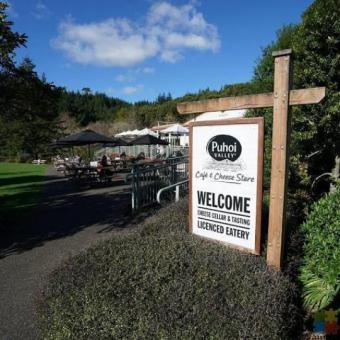 We are recruiting a dishwasher/kitchen hand at Puhoi Valley Cafe!