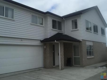 The gem on Te Atatu South Park with spacious 6 bedrooms, 5 toilets, double garage and parking spaces