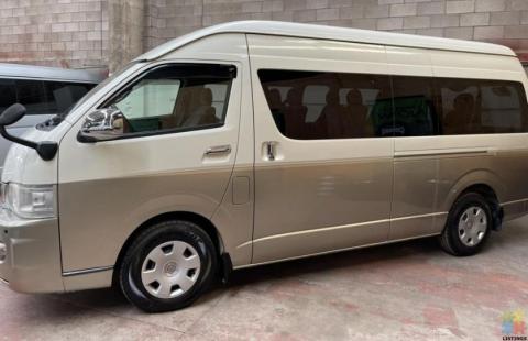 Toyota Hiace Minibus in White/Beige - 10 Seater - Finance Available