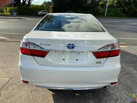 2017 Toyota Camry Hybrid with Cruise Control & Rev. Camera Done 54k Kms