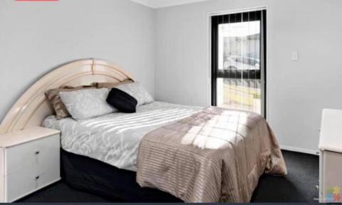 Accommodation (Furnished) available for Single Professional/Student at FLAT BUSH