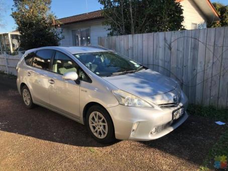 Toyota Prius Alpha 2013 for sale