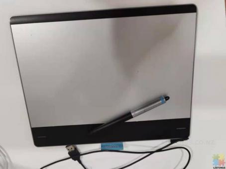 Wacom Intuos Pen and Touch Small Tablet