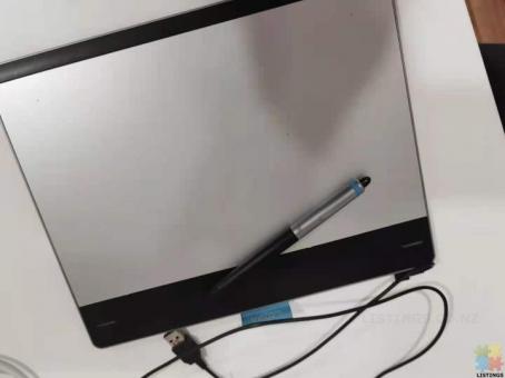 Wacom Intuos Pen and Touch Small Tablet