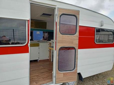 For sale retro caravan 15.5ft oxford
