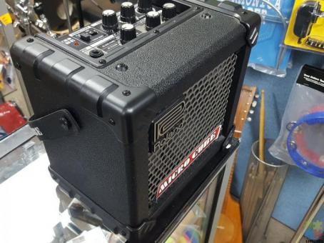 ROLAND MICRO CUBE GX AMP - BATTERY POWERED GUITAR