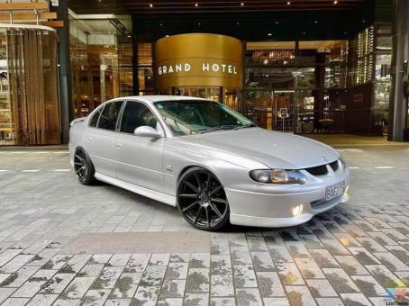 2002 HOLDEN COMMODORE SS