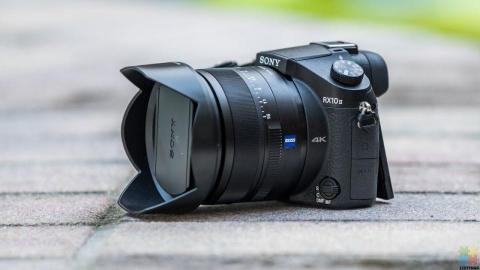 Sony Cybershot DSC-RX10 Mark II 20MP Digital Camera