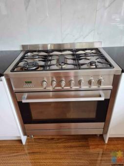 Parmco Freestanding Gas Oven (5 Burners)