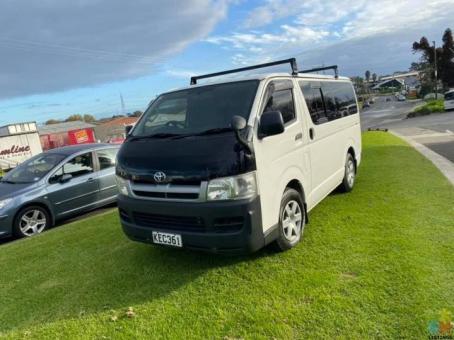 2004 Toyota hiace low roof 6 seater