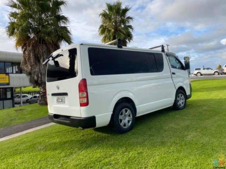 2004 Toyota hiace low roof 6 seater