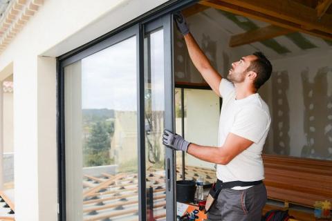 window installer / glazier