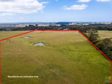 Are you looking for a bare block to build your dream home on, in the Far North?