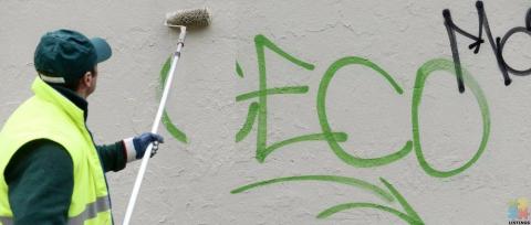 We remove graffiti from residential homes