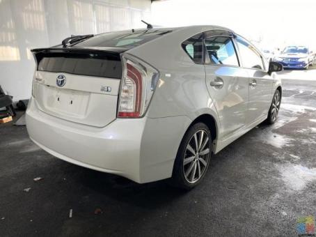 2015 Toyota Prius S in White - NATIONWIDE DELIVERY