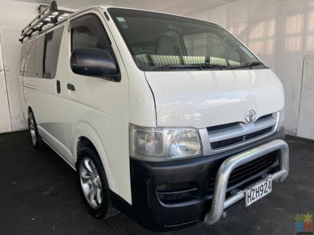 FINANCE & DELIVERY AVAILABLE - Toyota Hiace 2KD Diesel Manual TOWBAR