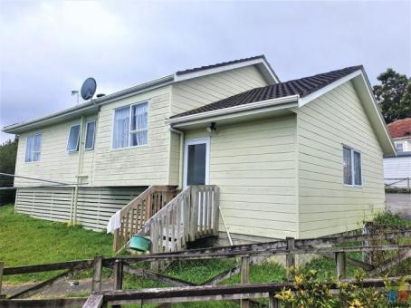 Kall26c For Sale for Removal-Relocation. Cedar Cladding Family Home.