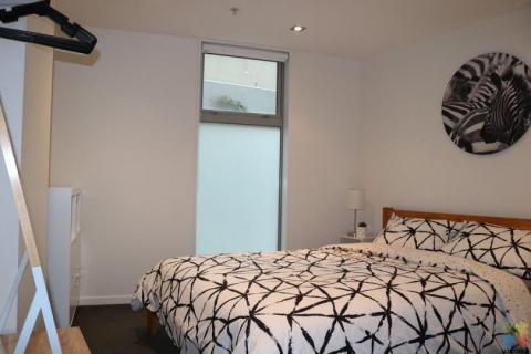 ENSUITE ROOM AVAILABLE NOW