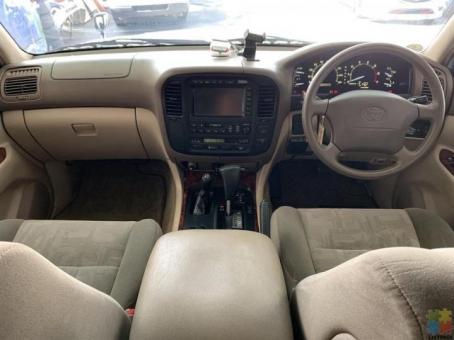 Toyota Landcruiser VX Limited 8 Seater