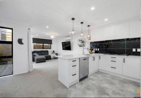 Style with Space -Papatoetoe