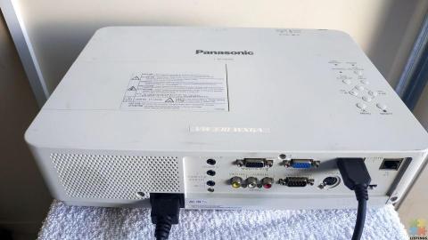 Panasonic PT-VW330U Projector