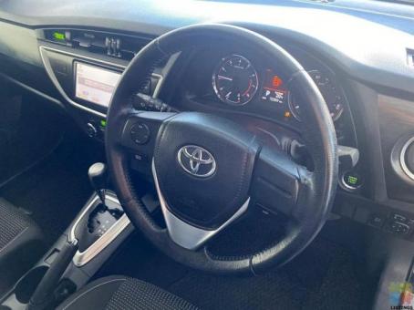 2013 Toyota Auris in Black