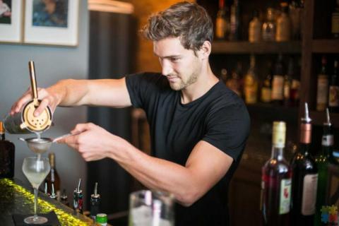 Experienced floor and bar staff
