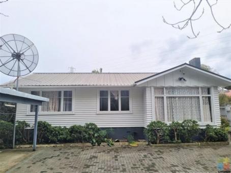 House For Sale For Removal Package. Three Bedroom Family Home. ( Oaks )