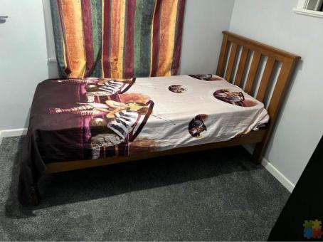 A fully furnished room available