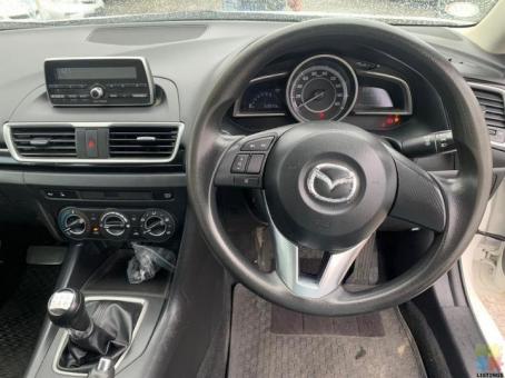 2015 Mazda axela (stock 5822)