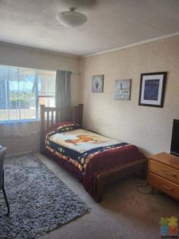 2 furnished bedrooms in Hillcrest