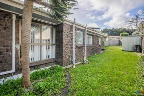 482m2 section with Single level close to 200 m2 house in Goodwood heights