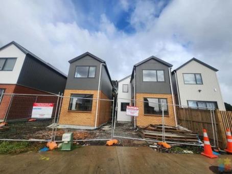 Takanini South Auckland 3 beds Standalone